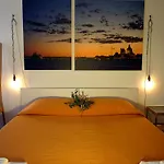 Sottopiano: Your Cozy Room