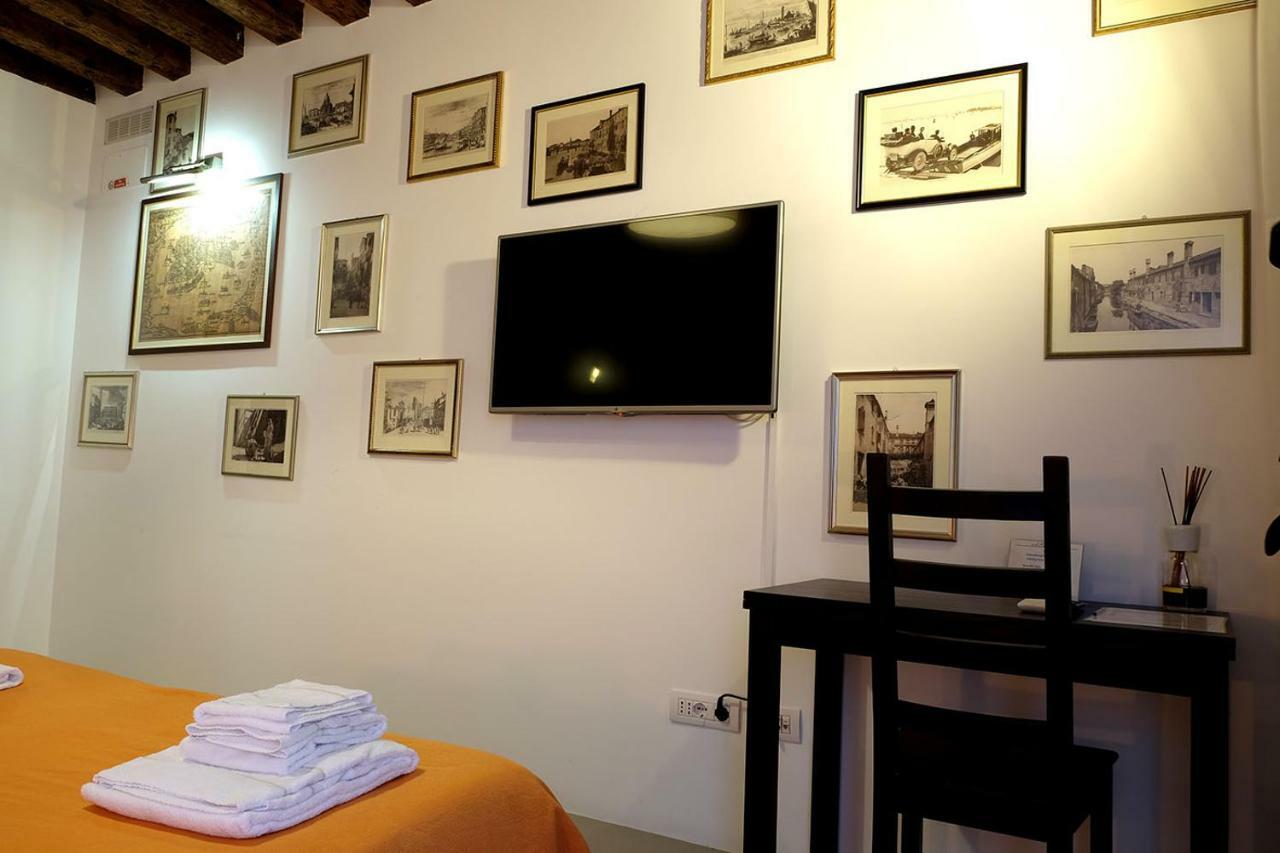 Sottopiano - Comfort In The Center * Venedig
